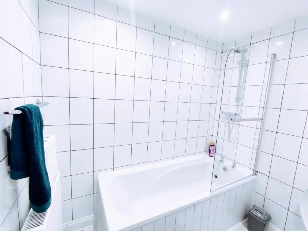 Crystal Suite 2 -free private parking