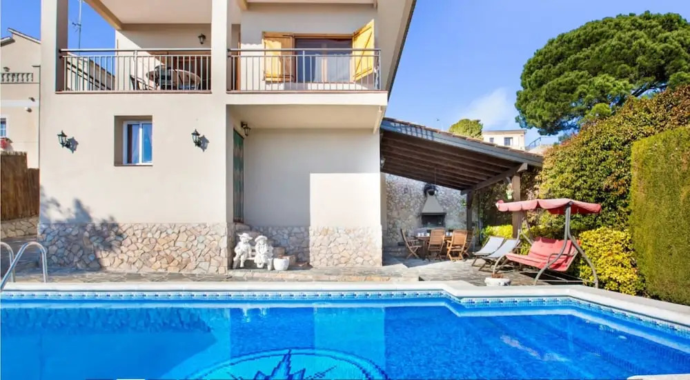 House - 4 Bedrooms with Pool and WiFi - 107534