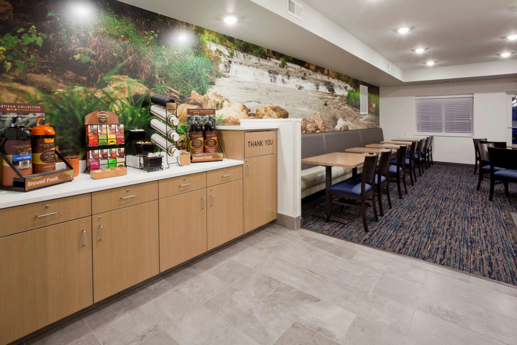 GrandStay Hotel & Suites