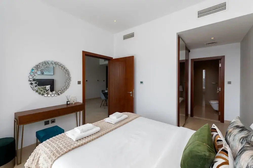 Sleek 1BR at Dubai Marina w Balcony