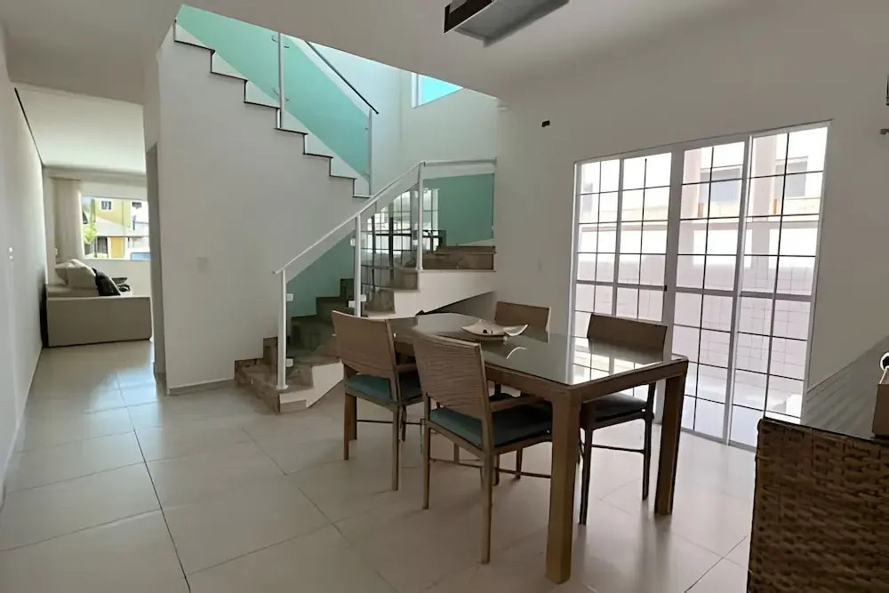 Casa com piscina em Boraceia