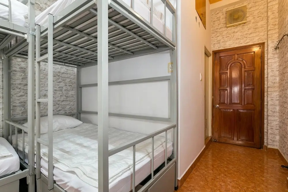 Minh Phuong-Hostel by OYO Rooms