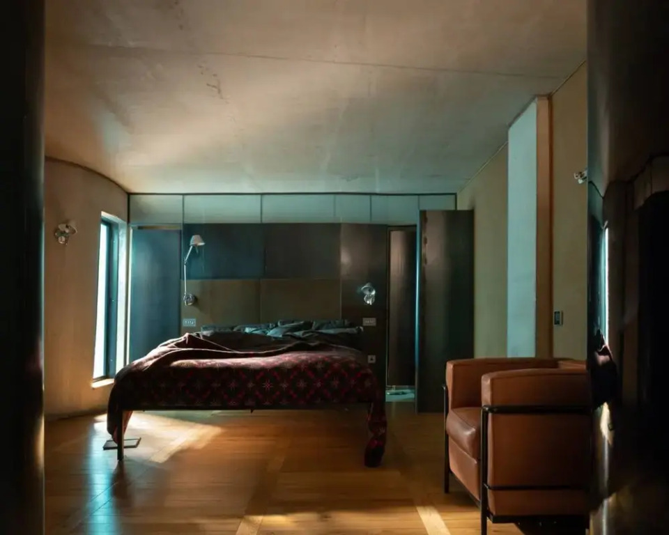 4 Bedroom Architect's Home in Holland Park