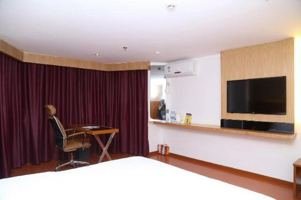 7 Days Inn Shenzhen China World Trade Center Merto Station Branch