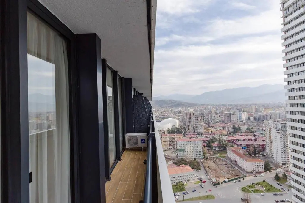1BR Apt with Sea View and balcony