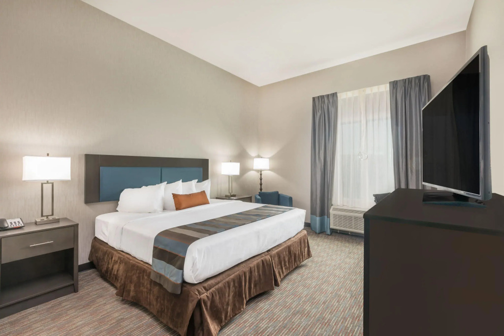 Wingate by Wyndham Lubbock
