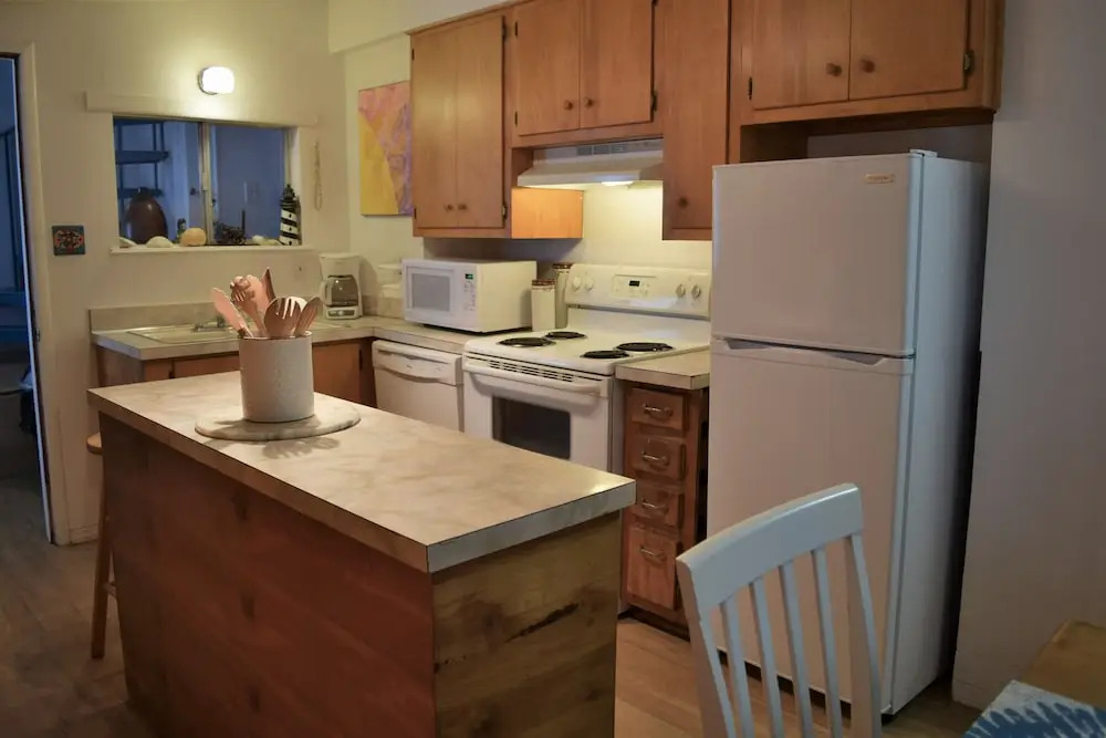 Paradise Cottage On Gulf Street - Three Bedroom Home