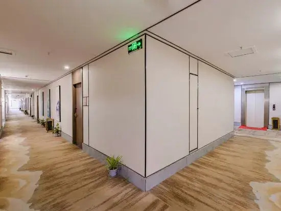Shanghe Business Hotel (Sheqi Bus Station)