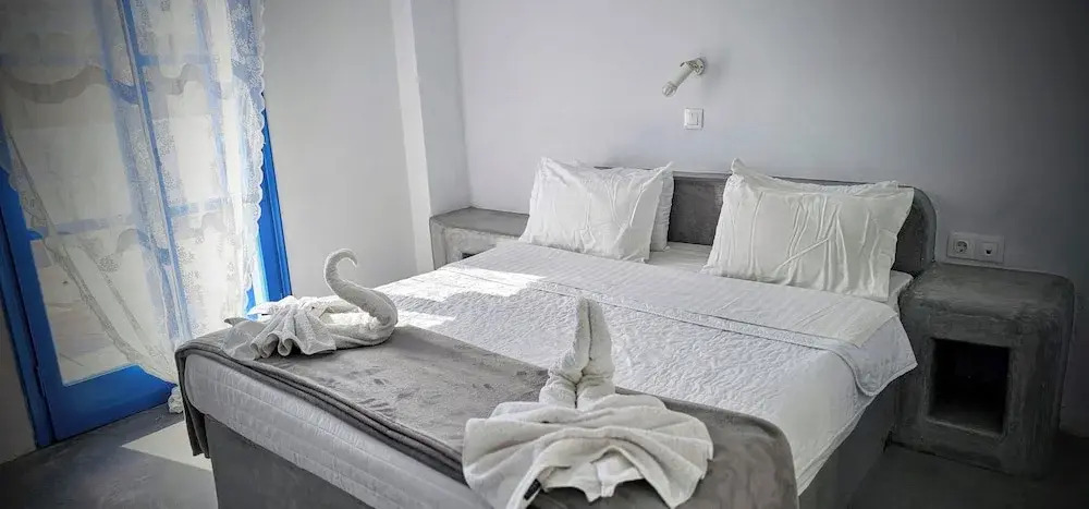 Hotel Pleasure Blackbeach Santorini