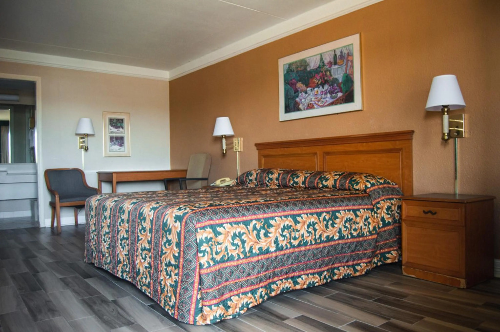 Americas Inn Houston/Stafford /Sugarland