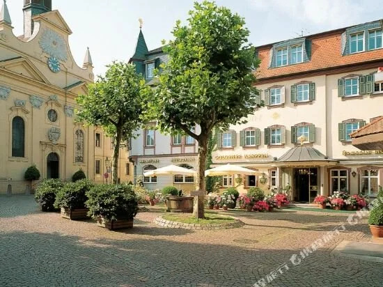 RomanticHOTEL Goldener Karpfen - das kleine, feine Grandhotel direkt in der Altstadt