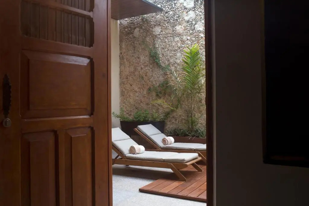 Yaax Hotel Boutique