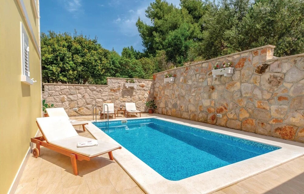 Awesome Home in Blato With Wifi and 6 Bedrooms