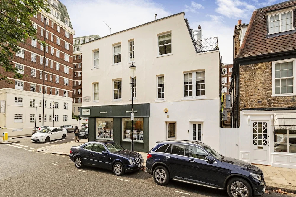 Cadogan Street Apartment