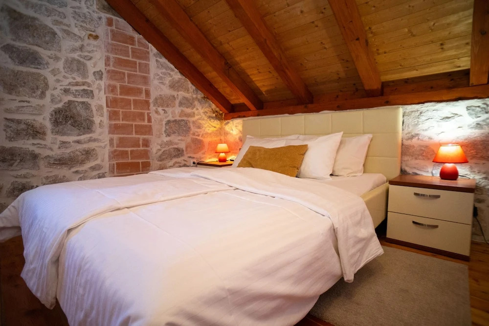 Stone house Lino Trogir