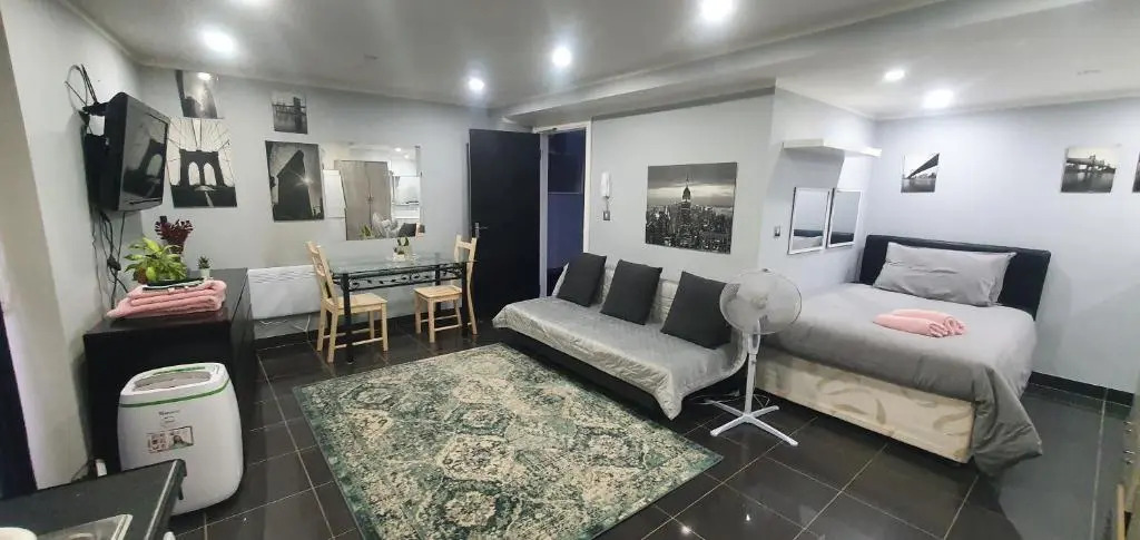 Studio, up to 4 PEOPLE, City Center location