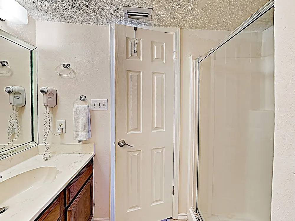 New Listing! Gulf-view All-suite Bliss W/ Pools 3 Bedroom Condo