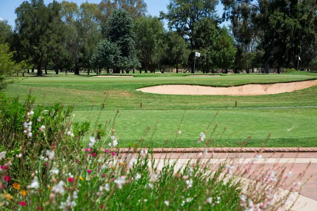 Howlong Golf Resort