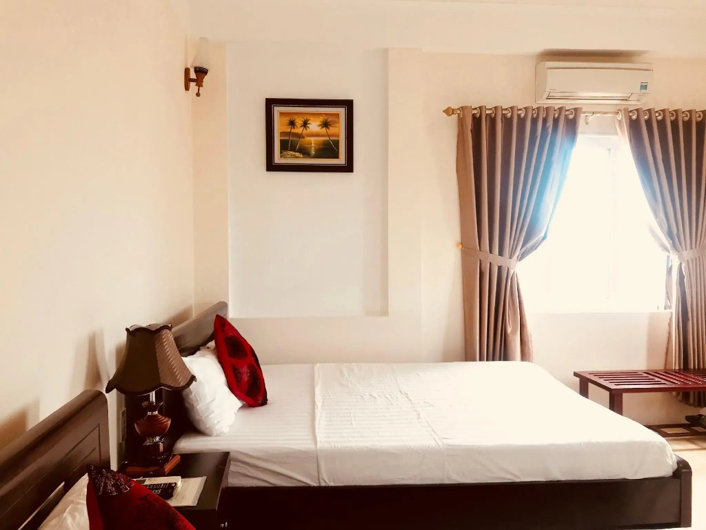 Nam Long Plus Hotel