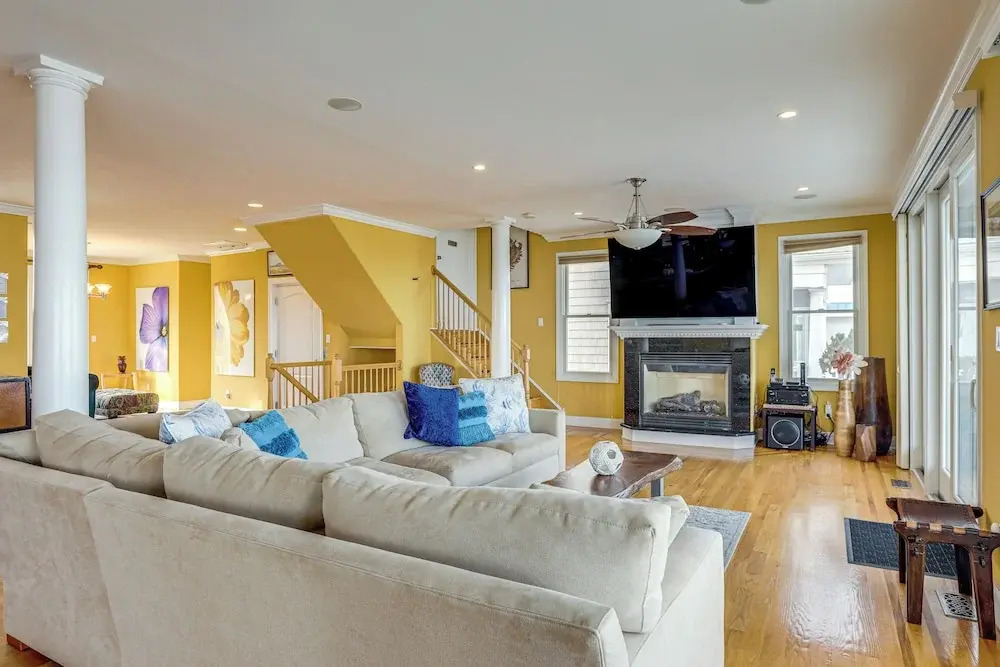 Steps to Shore: Spacious Atlantic City Retreat!
