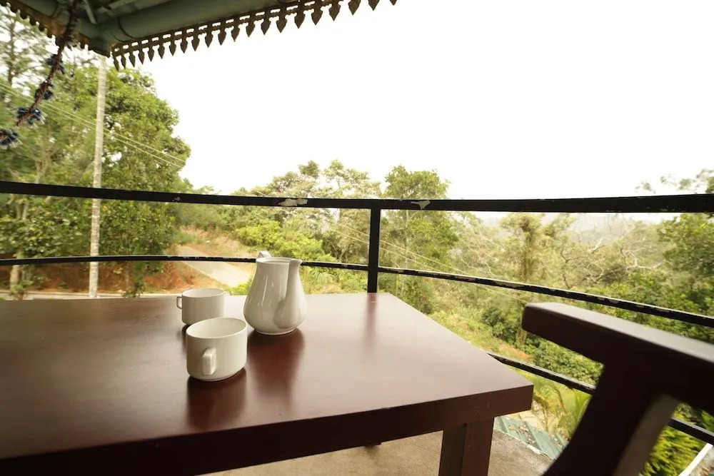 Munnar Breeze