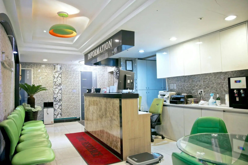 Tomo Residence