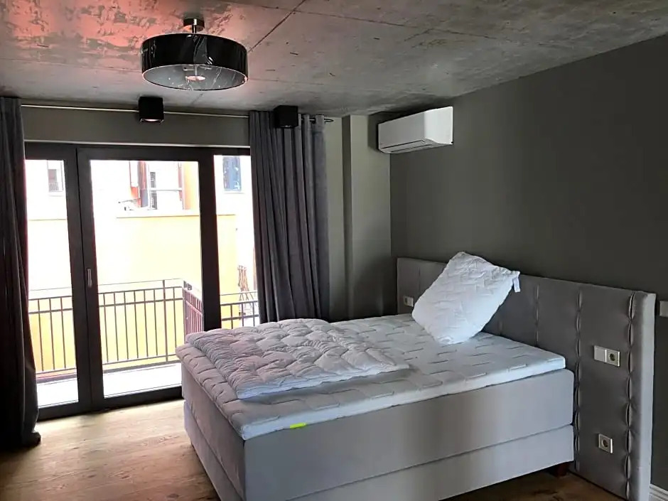 Art Apartments