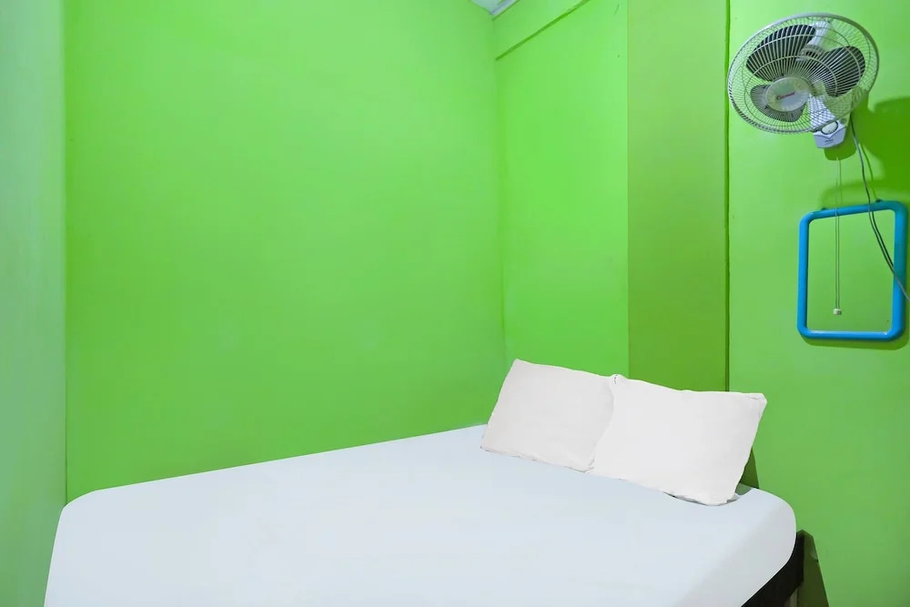 Hotel O Penginapan Pak DheNearMall Nagoya Hill
