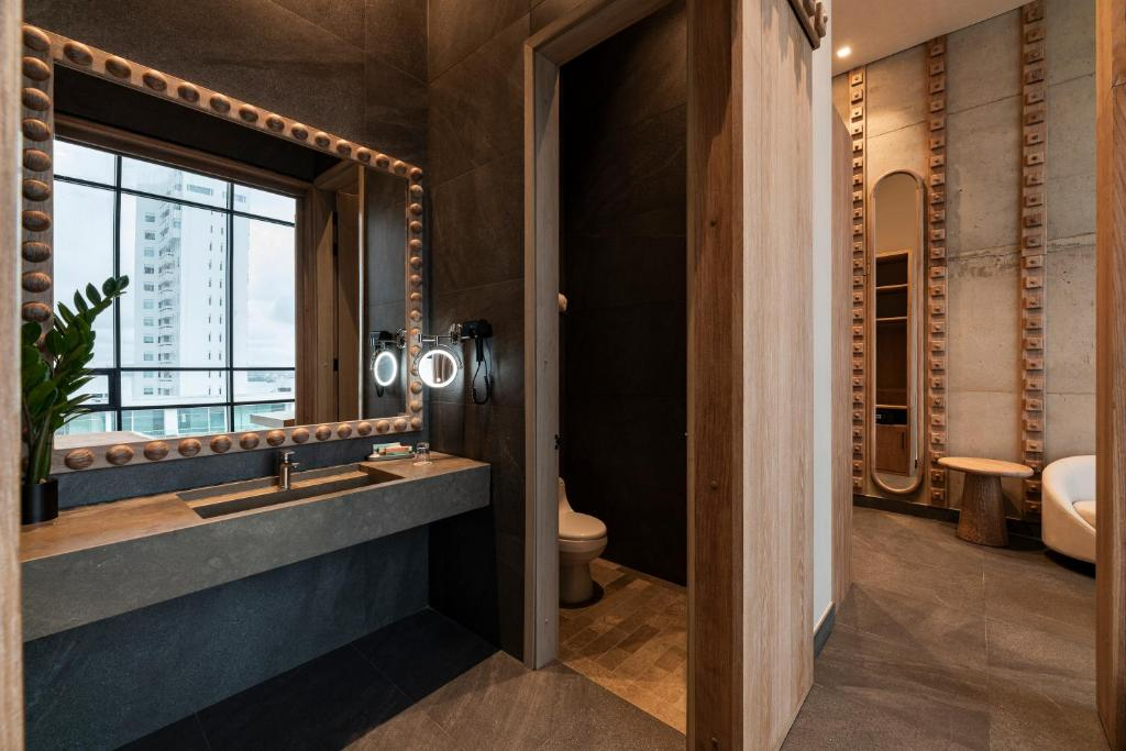 OZ Hotel Collection