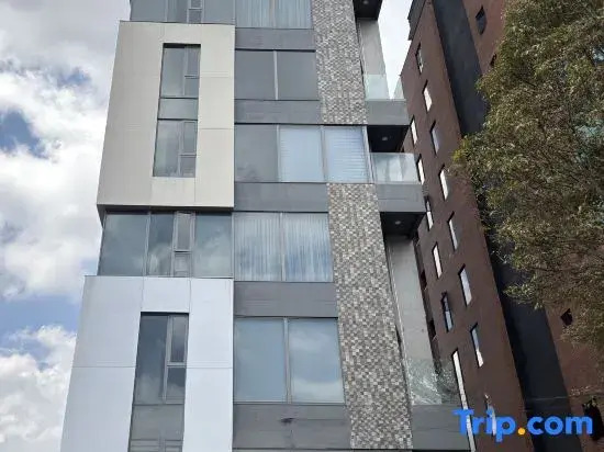 Modern Studio close by La Carolina Metro station
