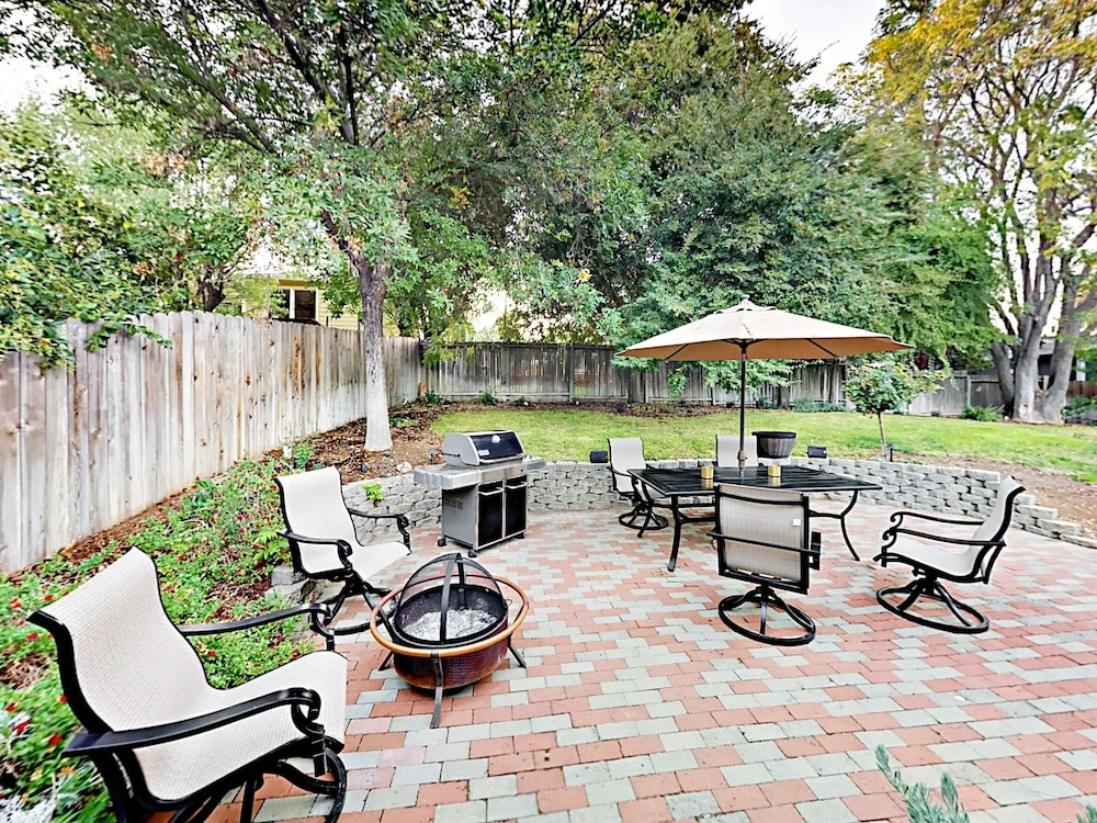 Refined Wine Country Home 3 Bedrooms 2.5 Bathrooms Home