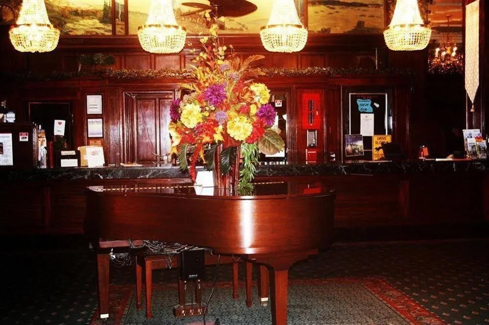 The Monticello Hotel