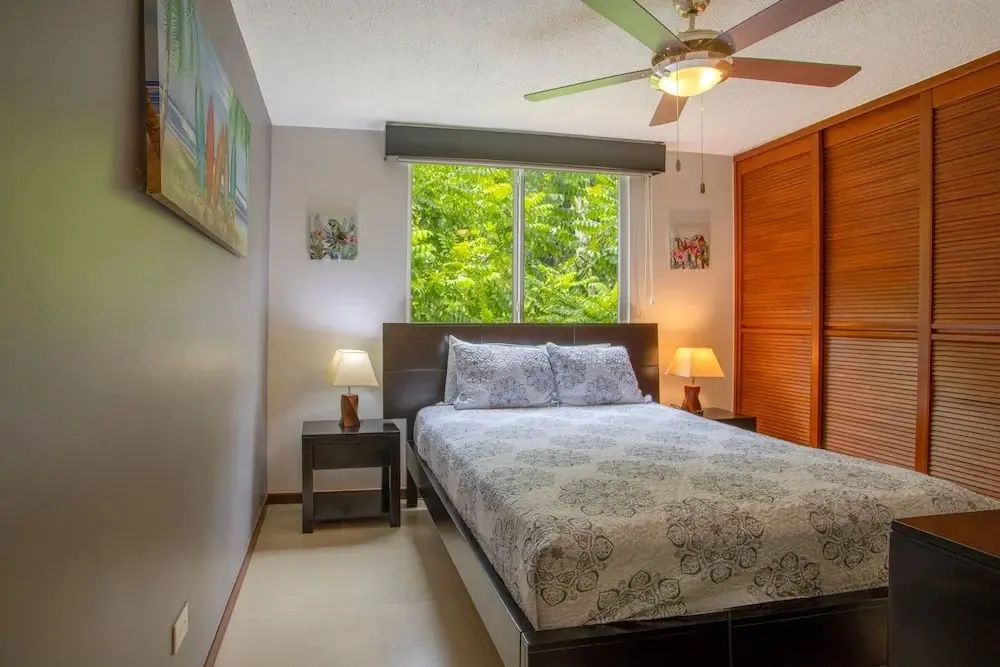 Luxury 3-bedroom Condo in Paradise