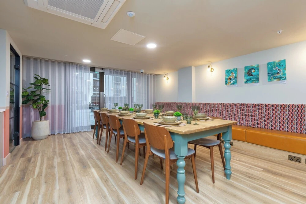 The Nest in Bristol With 2 Bedrooms and 2 Bathrooms