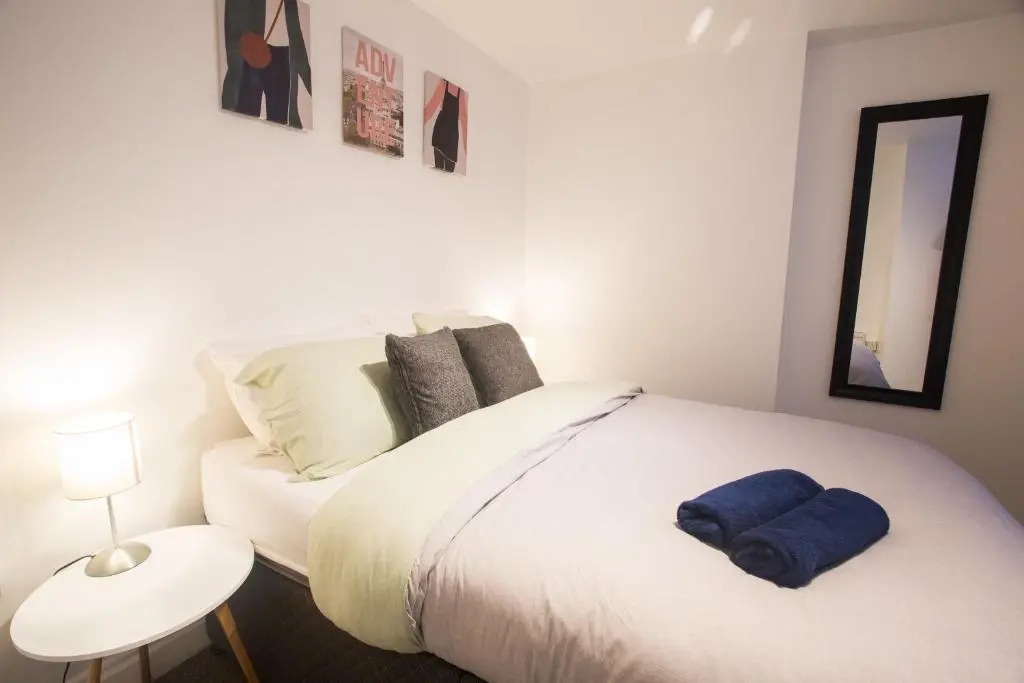 Flat 1, 4 Warden Rd