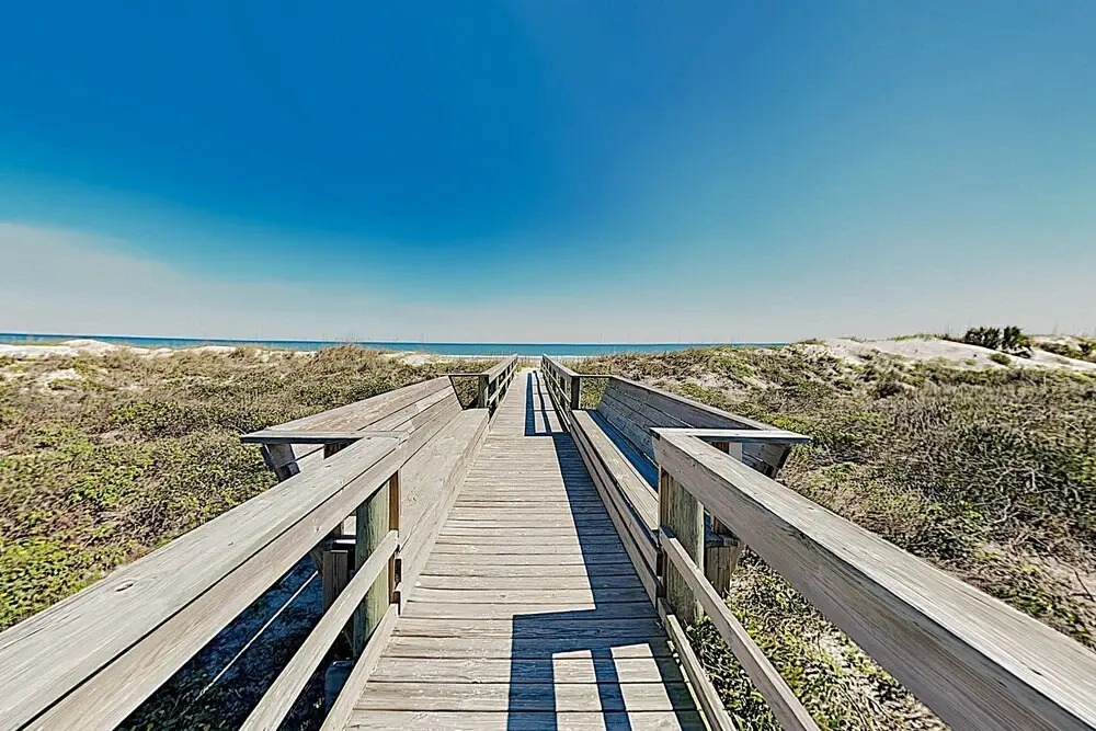Oceanfront Community w/ Pool, Walk to Beach! condo