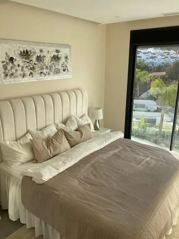 The View Luxury Vacation Apartment 4