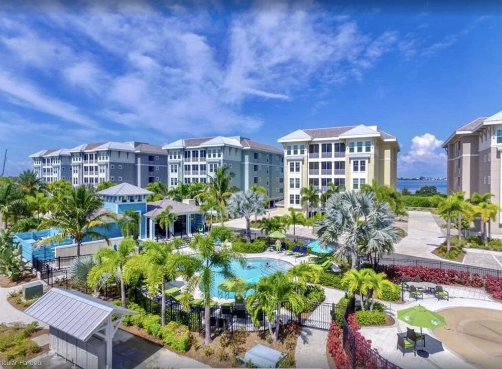 Castaway In A New Luxury Island Penthouse Overlooking Pool 2 Bedroom Condo by RedAwning