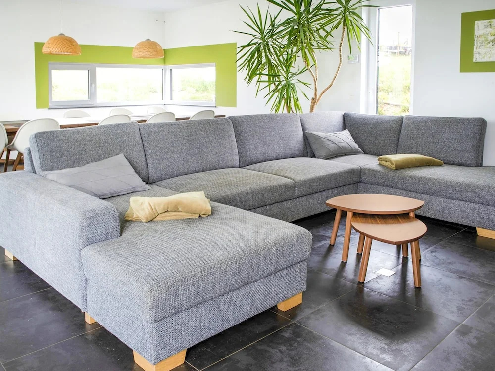 Plush Villa in Léglise near Forest