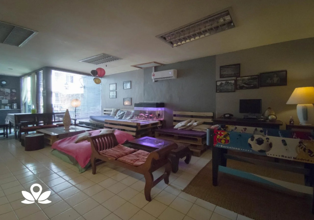 Le Nomade Hostel & Cafe