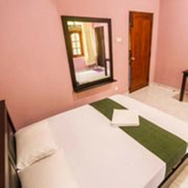Yoho Bro Hotel