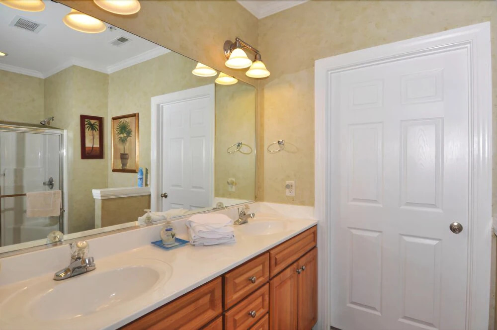 805 Colony II 3 Bedrooms 2 Bathrooms Condo