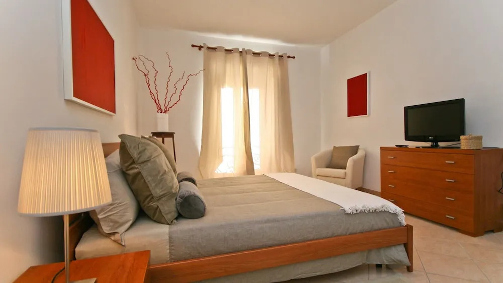 Rental In Rome Red And White Apartment