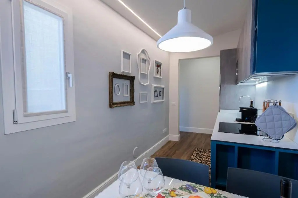 Oltrarno Lily Suite