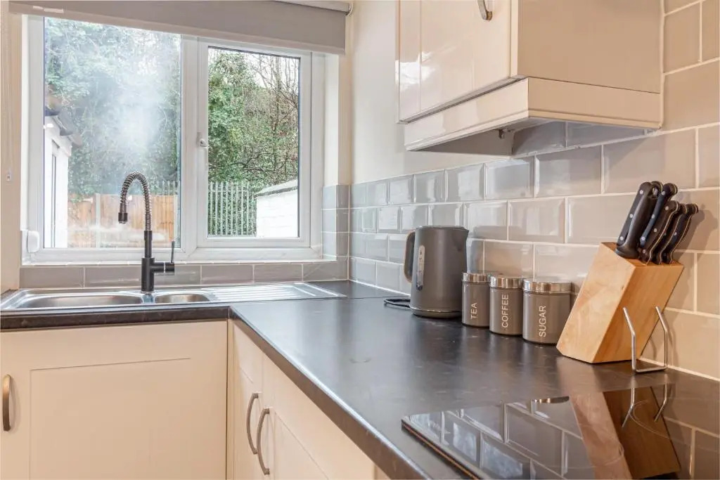 Beautiful 4 Bed House Worcester City Centre