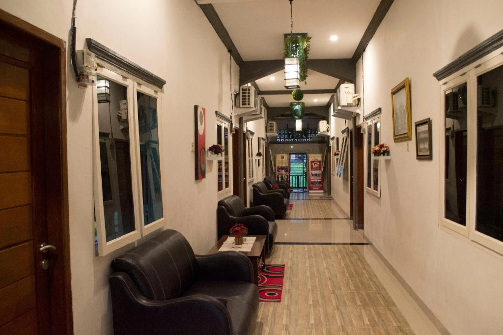 RedDoorz near Pantai Pandan Sibolga 2