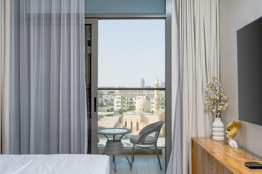 Nasma Luxury Stays - Laya Heights