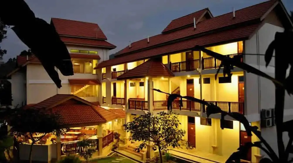 Suria Hill Country House