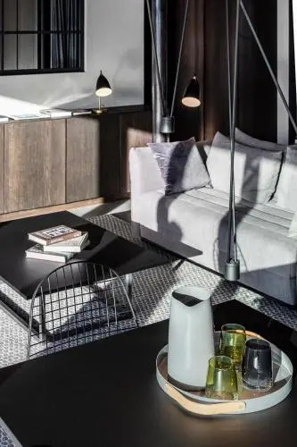 Apartment 7