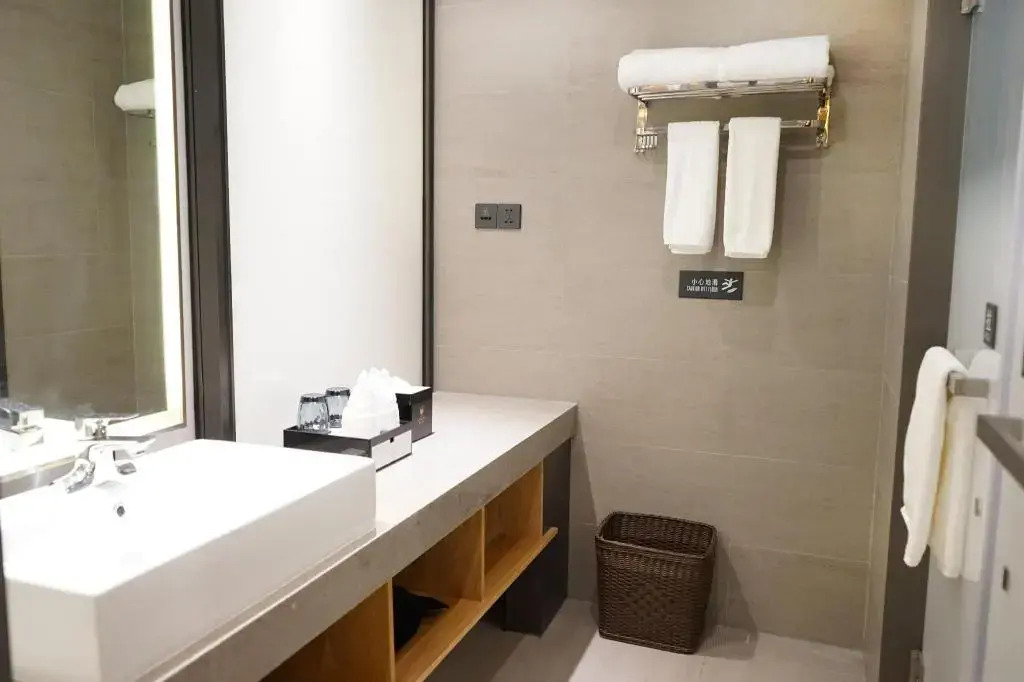 Rezen Longuu Hotel